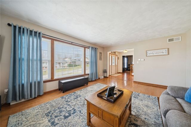 184 Washington Dr, Jefferson Twp, PA 15473