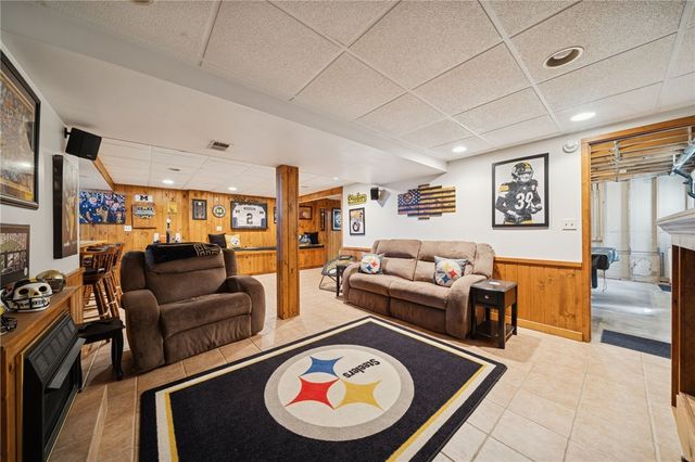 184 Washington Dr, Jefferson Twp, PA 15473