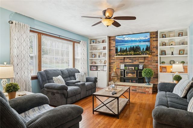 184 Washington Dr, Jefferson Twp, PA 15473