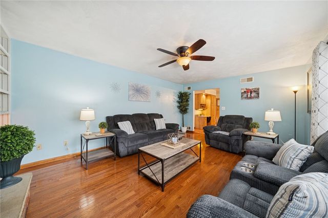 184 Washington Dr, Jefferson Twp, PA 15473