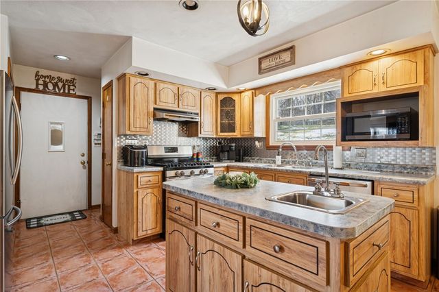 184 Washington Dr, Jefferson Twp, PA 15473