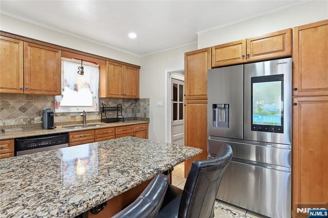 528 Wyndham Road, Teaneck, NJ 07666