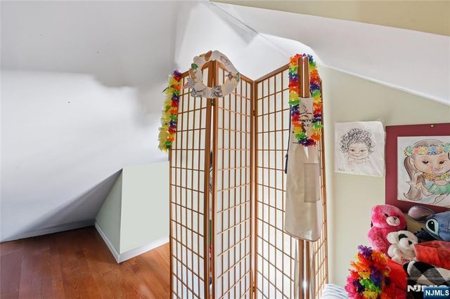 528 Wyndham Road, Teaneck, NJ 07666