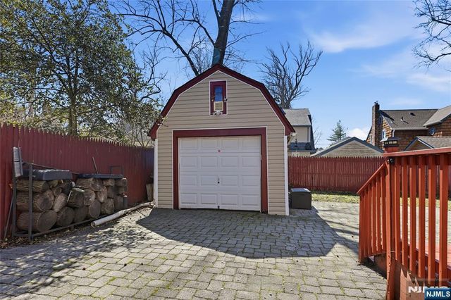 528 Wyndham Road, Teaneck, NJ 07666