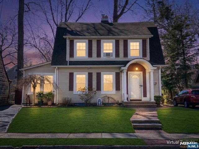 528 Wyndham Road, Teaneck, NJ 07666