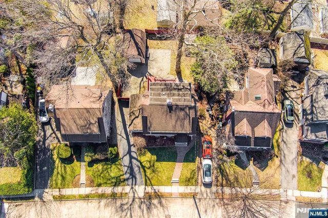 528 Wyndham Road, Teaneck, NJ 07666