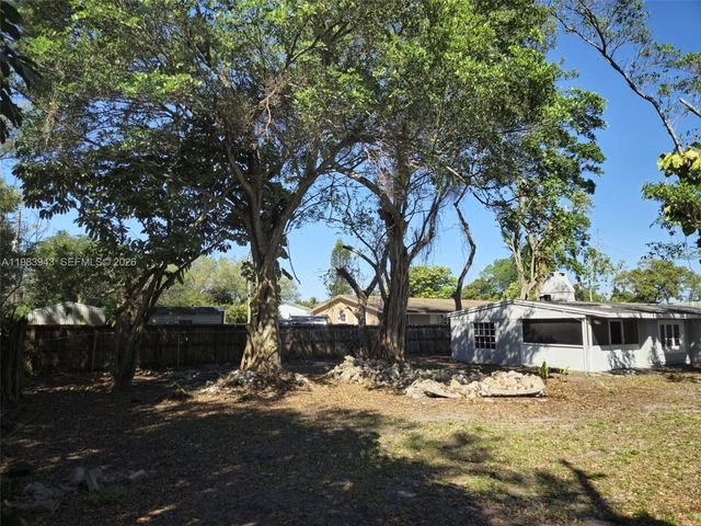 6208 SW 26th St, Miramar, FL 33023