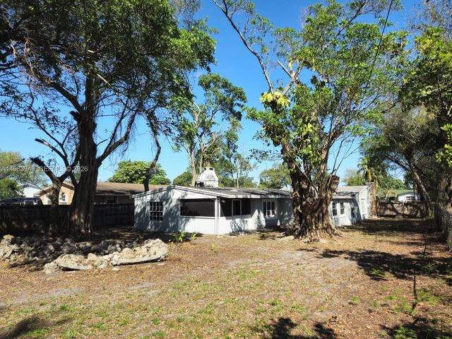 6208 SW 26th St, Miramar, FL 33023