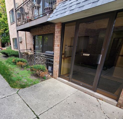 8749 W SUMMERDALE Avenue 1C, Chicago, IL 60656