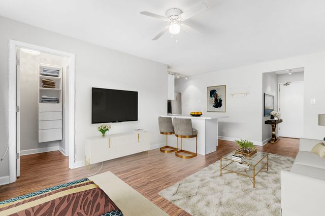 611 W Patterson Avenue 420, Chicago, IL 60613