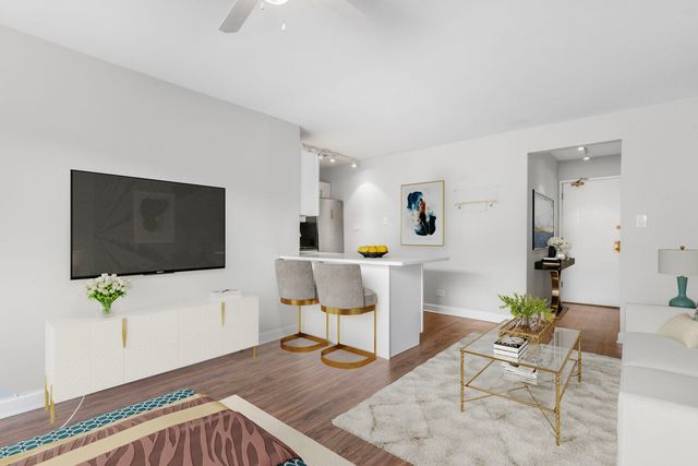 611 W Patterson Avenue 420, Chicago, IL 60613