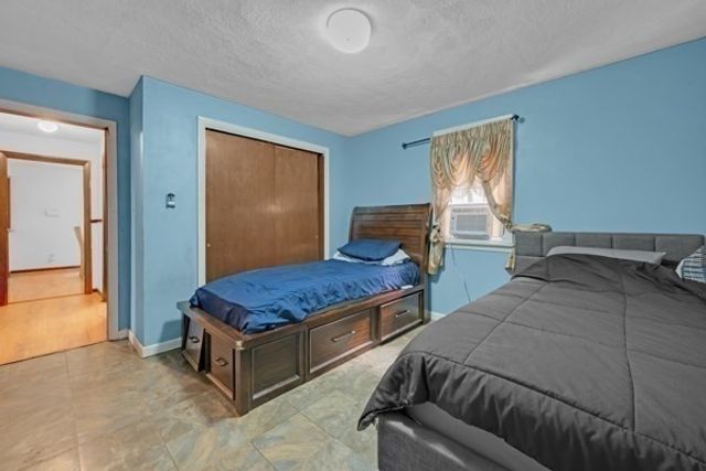 21 N Steele St, Worcester, MA 01607