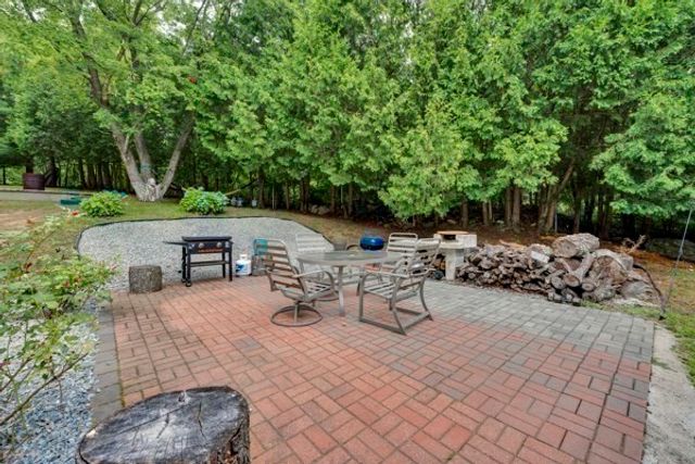 21 N Steele St, Worcester, MA 01607