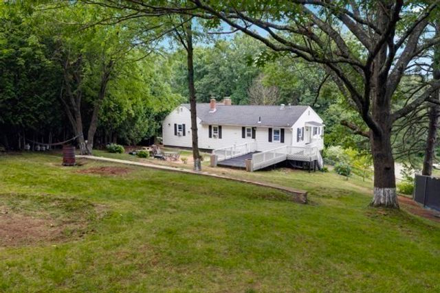 21 N Steele St, Worcester, MA 01607