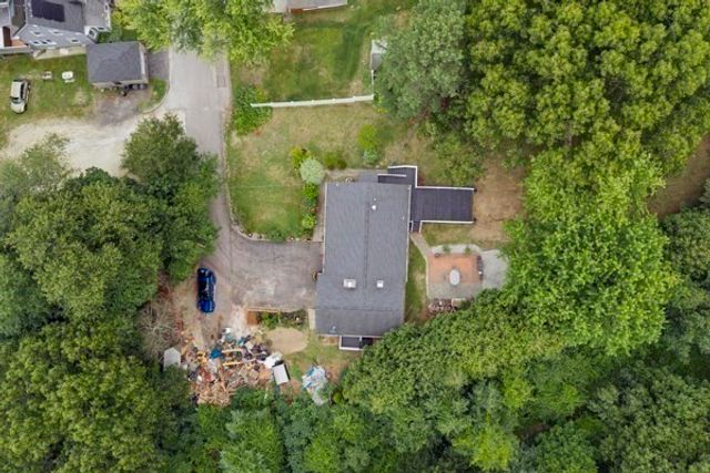 21 N Steele St, Worcester, MA 01607