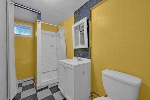 21 N Steele St, Worcester, MA 01607