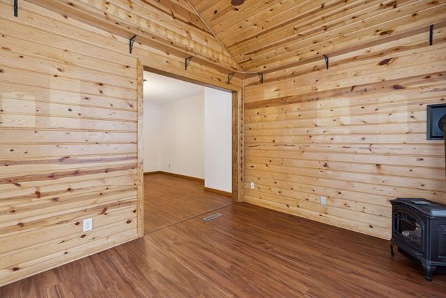 105 South Drive D, Circle Pines, MN 55014