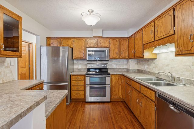 105 South Drive D, Circle Pines, MN 55014