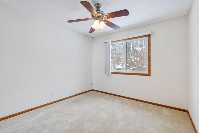 105 South Drive D, Circle Pines, MN 55014