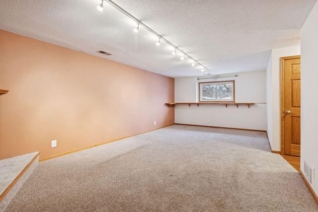 105 South Drive D, Circle Pines, MN 55014