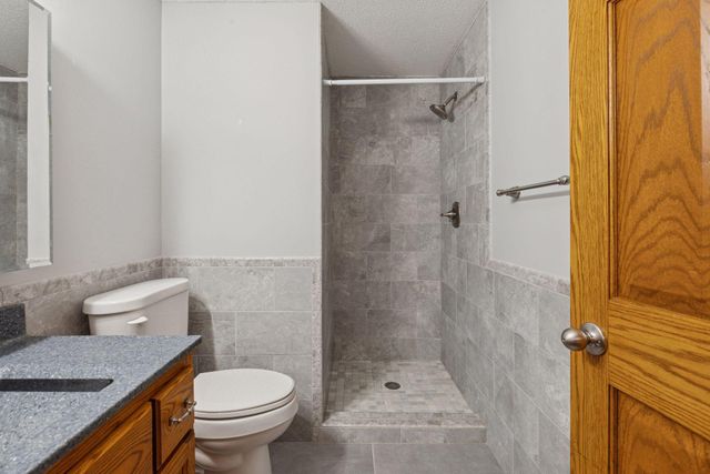 105 South Drive D, Circle Pines, MN 55014