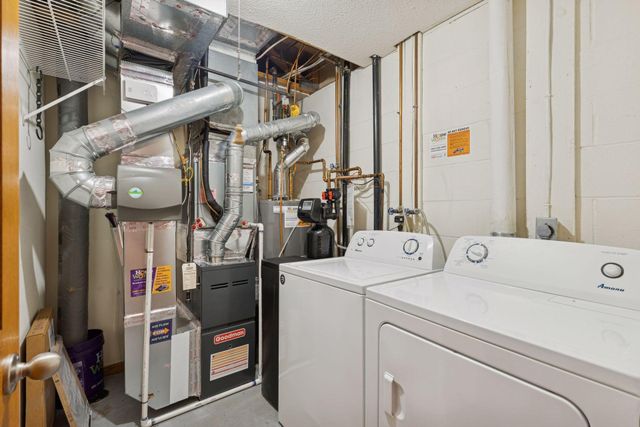 105 South Drive D, Circle Pines, MN 55014