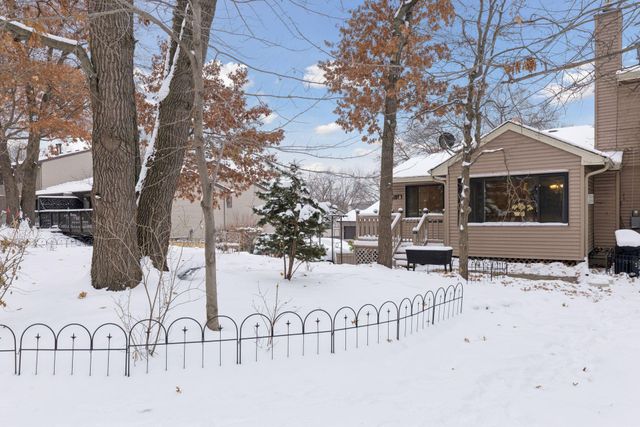 105 South Drive D, Circle Pines, MN 55014