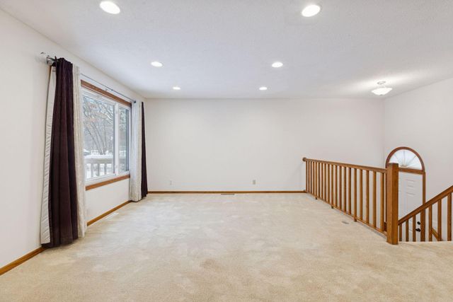 105 South Drive D, Circle Pines, MN 55014