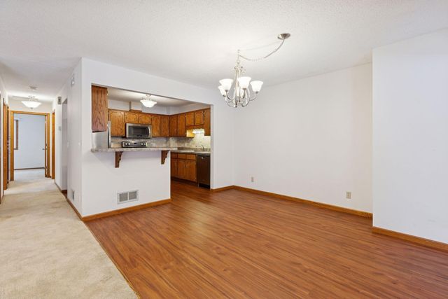 105 South Drive D, Circle Pines, MN 55014