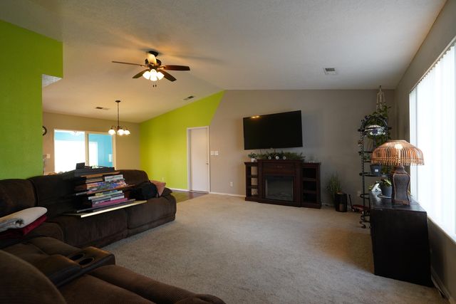 1830 Fran Road SE, Rio Rancho, NM 87124