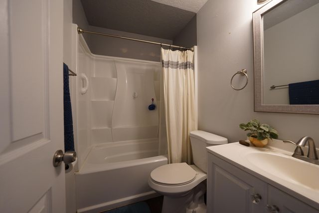 1830 Fran Road SE, Rio Rancho, NM 87124