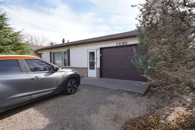1830 Fran Road SE, Rio Rancho, NM 87124