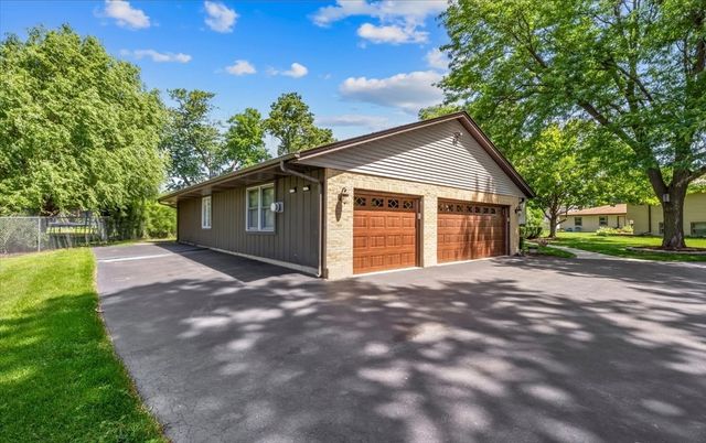 152 Jacquelyn Drive, Bensenville, IL 60106