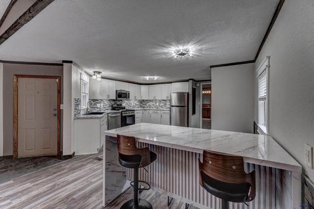 3615 CHIEF DR, Rapid City, SD 57701