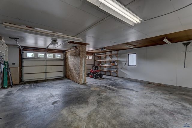 3615 CHIEF DR, Rapid City, SD 57701