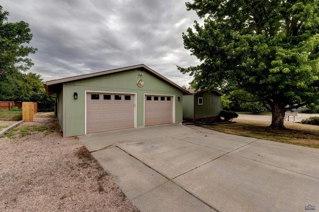 3615 CHIEF DR, Rapid City, SD 57701