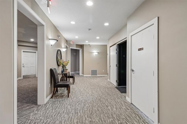 3031 Grand Avenue 317, Des Moines, IA 50312
