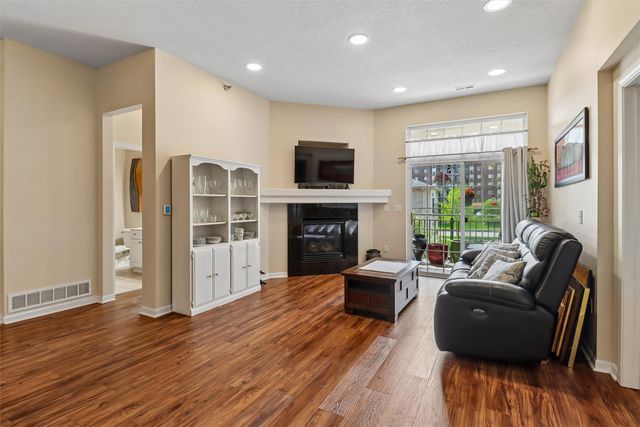 3031 Grand Avenue 317, Des Moines, IA 50312
