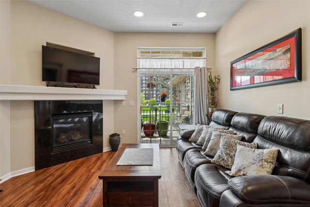 3031 Grand Avenue 317, Des Moines, IA 50312