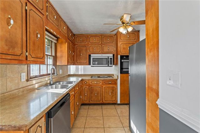 2699 Woodfen Drive, Ellenwood, GA 30294