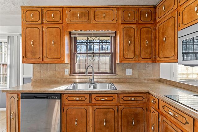 2699 Woodfen Drive, Ellenwood, GA 30294