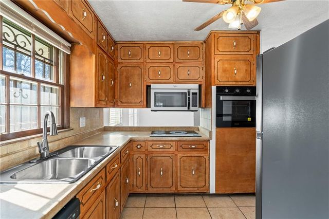 2699 Woodfen Drive, Ellenwood, GA 30294