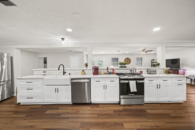 3932 Allen Road, Pearland, TX 77584