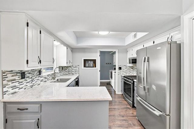 702 2nd Avenue S, Greenwood, MO 64034