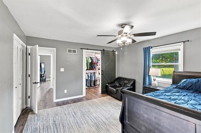 702 2nd Avenue S, Greenwood, MO 64034