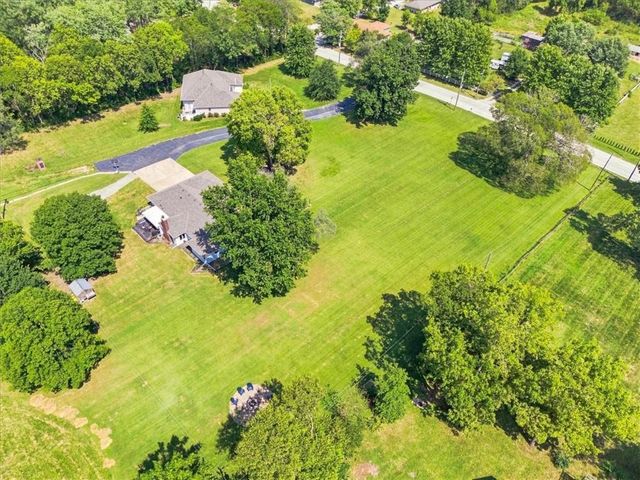702 2nd Avenue S, Greenwood, MO 64034