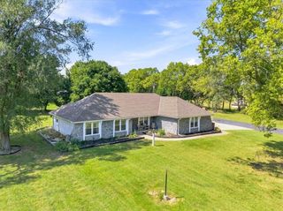 702 2nd Avenue S, Greenwood, MO 64034