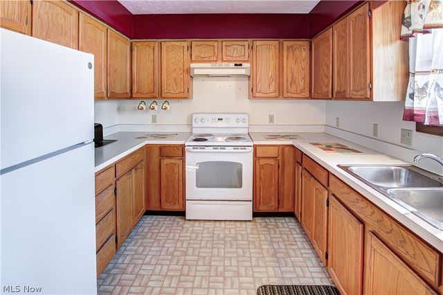 42113 Meadow Lane, Lagrange, OH 44050