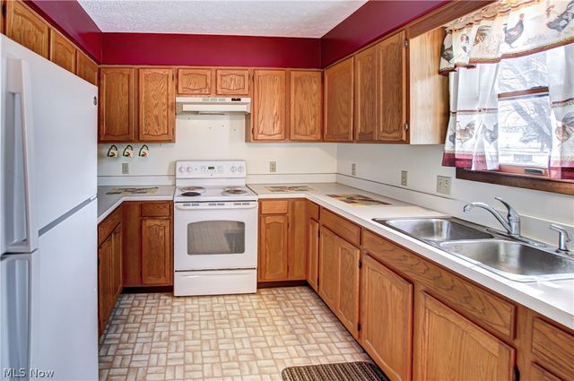 42113 Meadow Lane, Lagrange, OH 44050