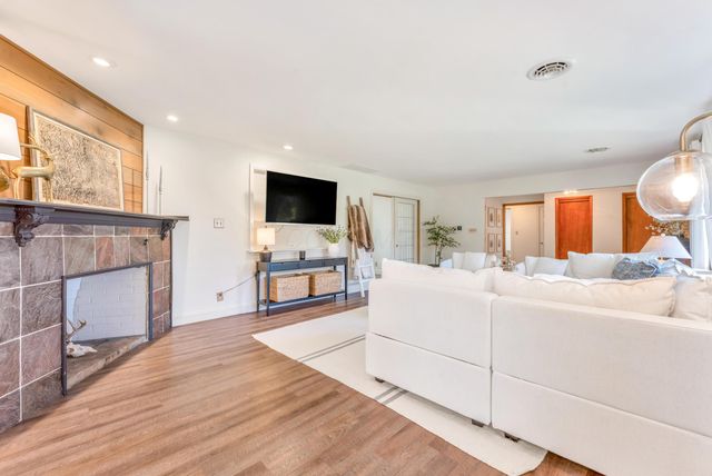 547 County Line Road, Westerville, OH 43081